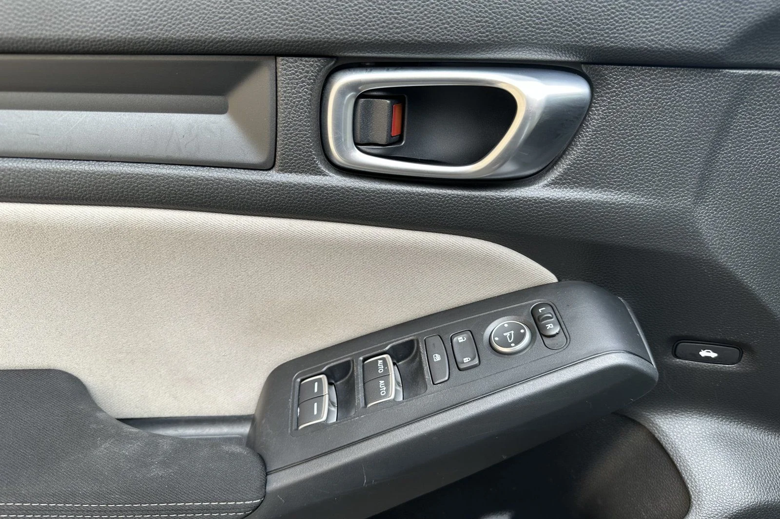 Used 2023 Meteorite Gray Metallic Honda LX image 11
