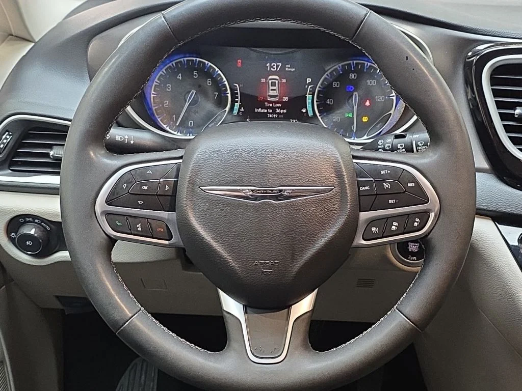 Used 2023 Ceramic Gray Clearcoat Chrysler Touring L image 16