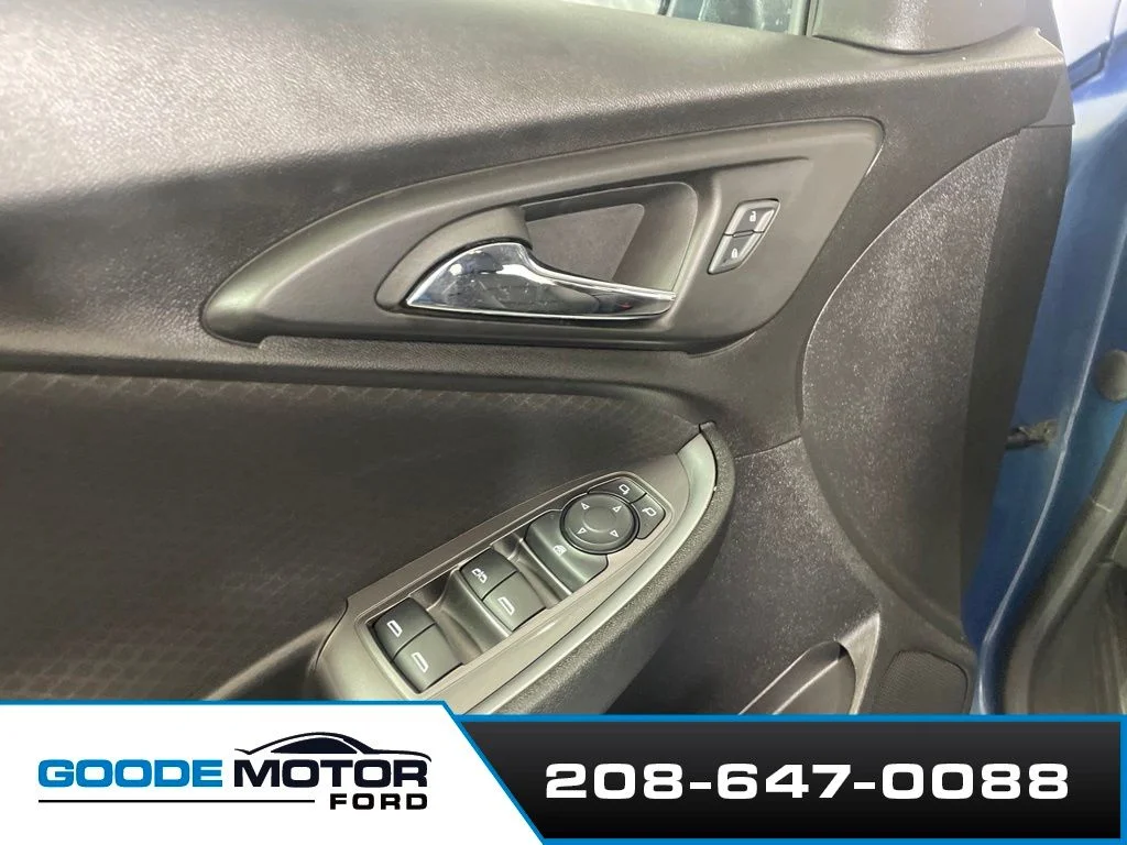 Used 2024 Blue Chevrolet LT image 9