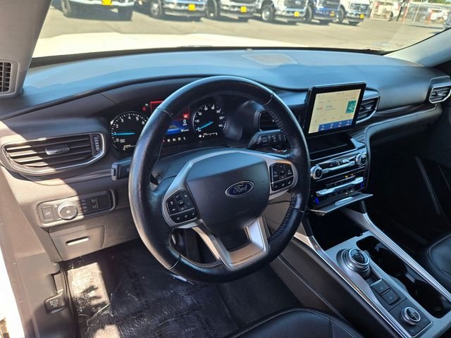 Used 2022 White Ford Limited image 6