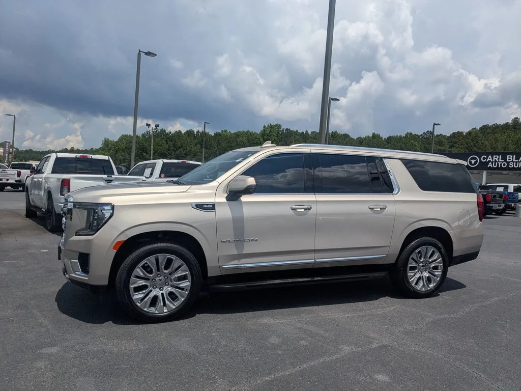 Used 2022 Pearl Beige Metallic GMC SLT image 8
