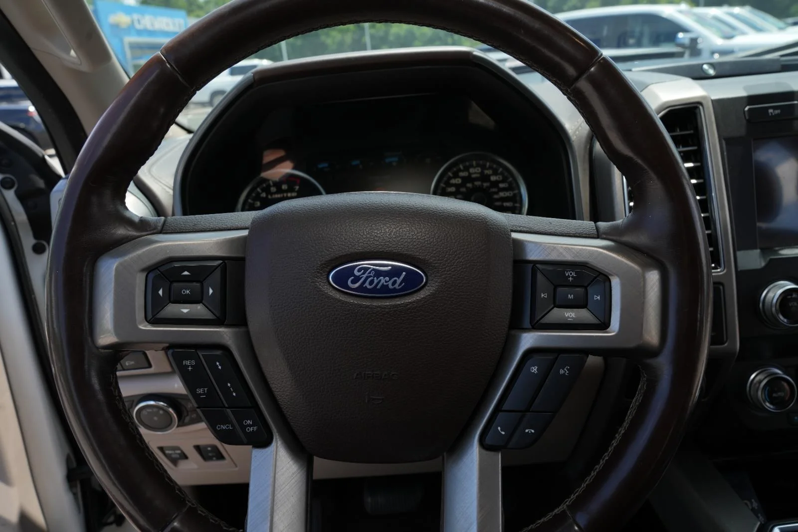 Used 2020 White Ford Limited image 20