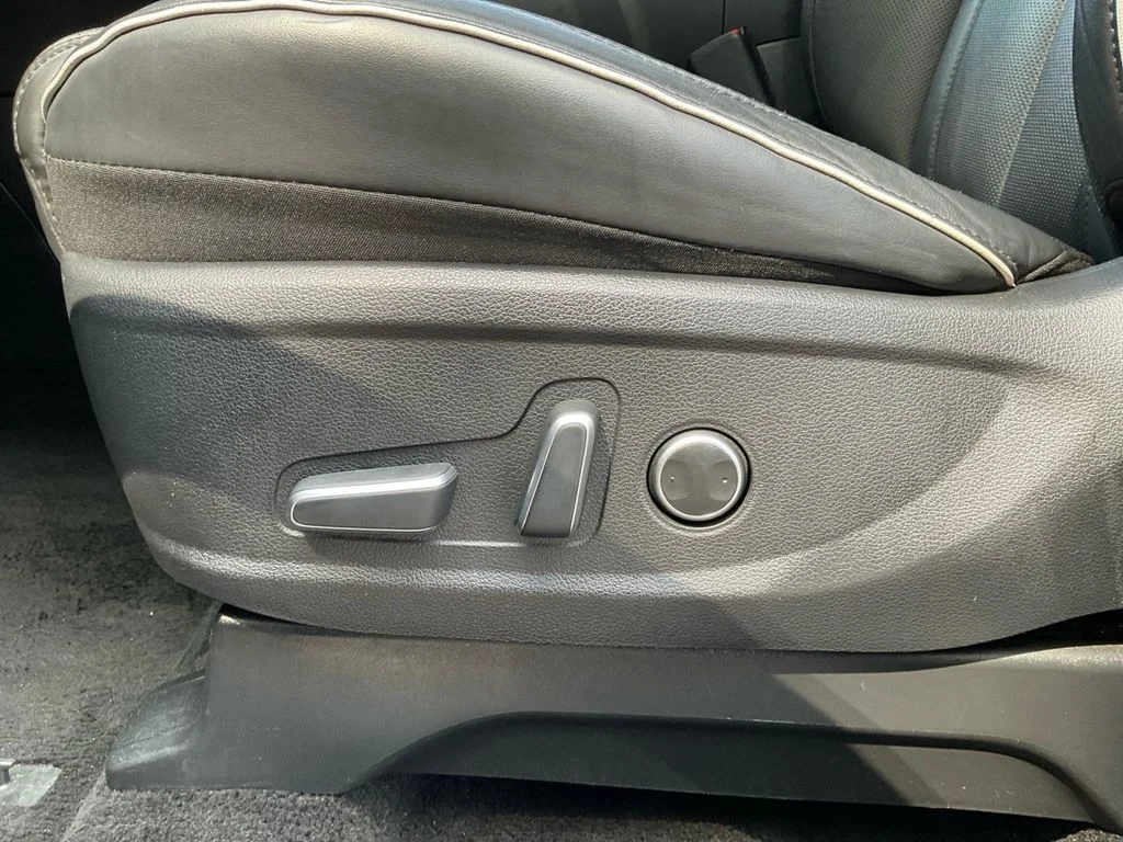Used 2024 Gray Hyundai SEL image 34