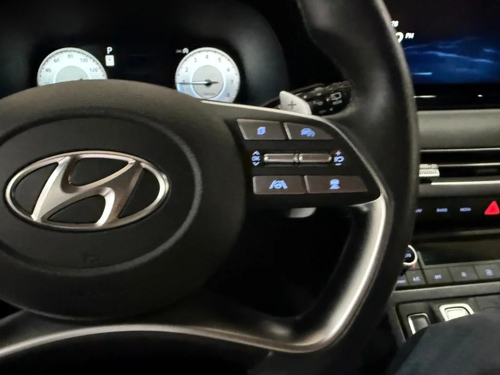 Used 2023 Graphite Hyundai Limited image 17