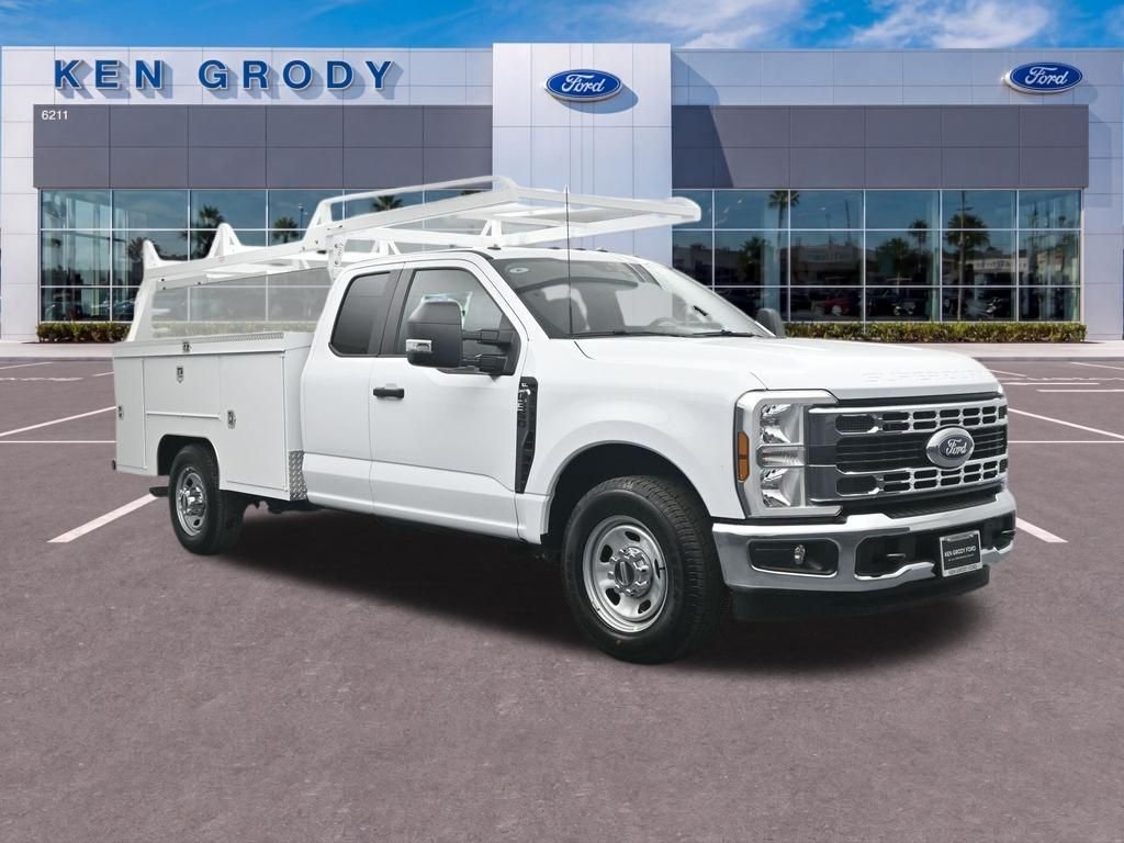 2026 Ford F-350 XL SuperCab 168-In SRW's photo