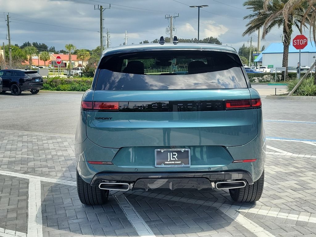 New 2026 Giola Green LAND ROVER Dynamic SE image 4