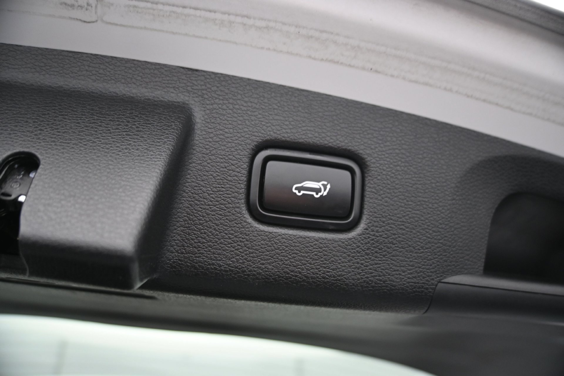 Used 2020 Snow White Pearl Kia SX AWD image 17