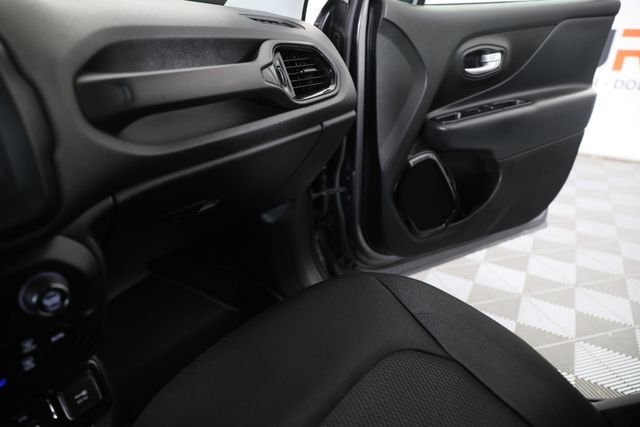 Used 2019 Gray Jeep Latitude image 15