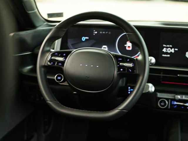 Used 2023 Gravity Gold Matte Hyundai SEL image 24