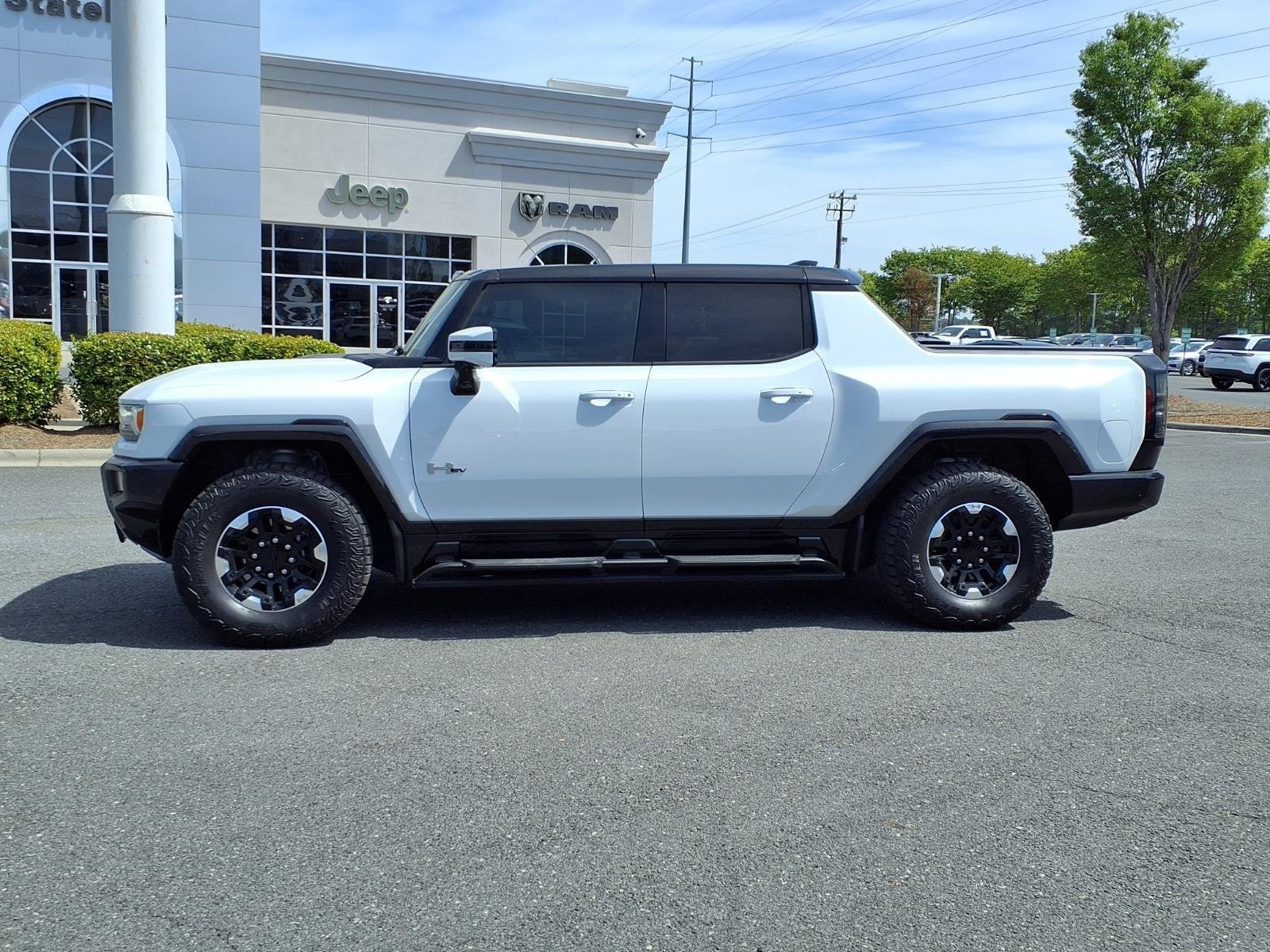 Used 2023 Interstellar White GMC 3X image 3