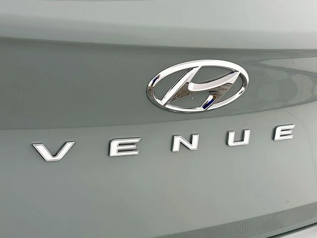 Certified Used 2025 Green Hyundai Limited image 28