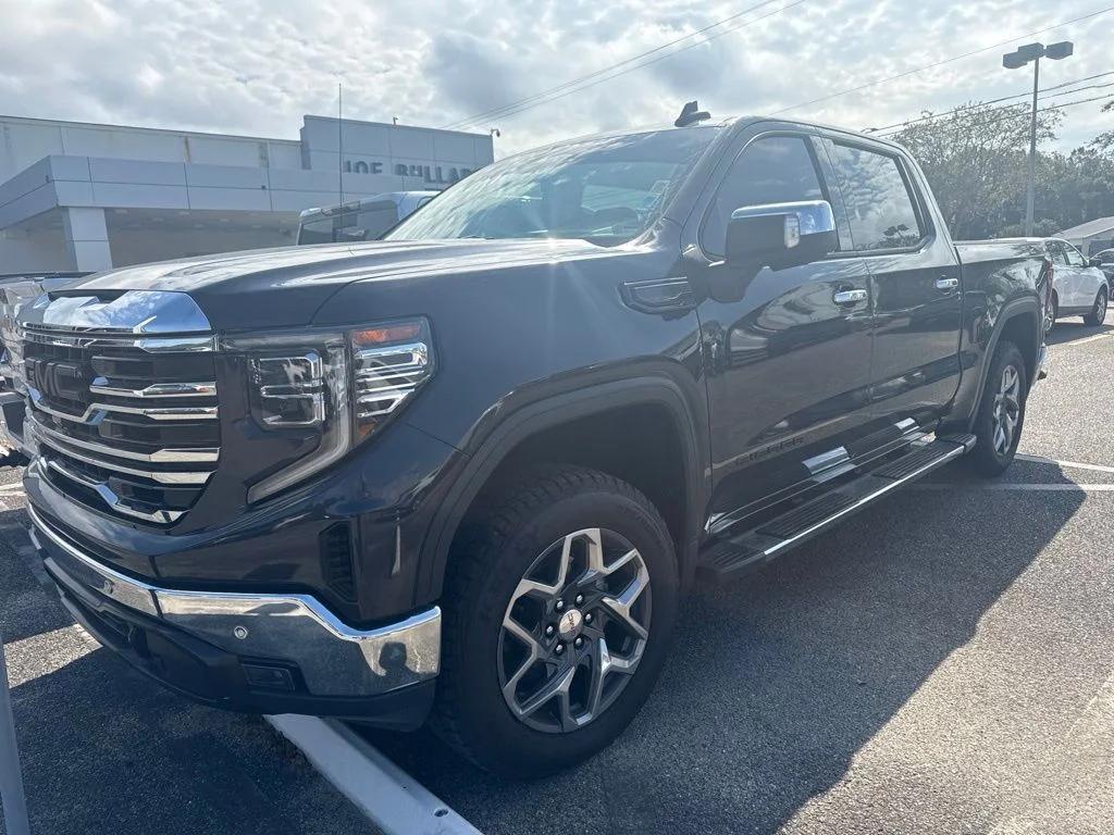Used 2022 Silver GMC SLT image 1