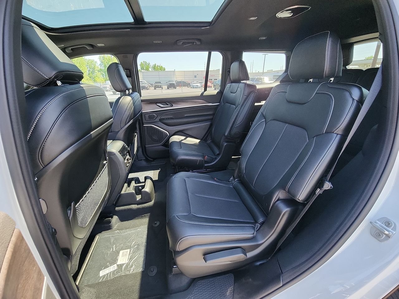 New 2026 White/off-white Jeep Limited image 23