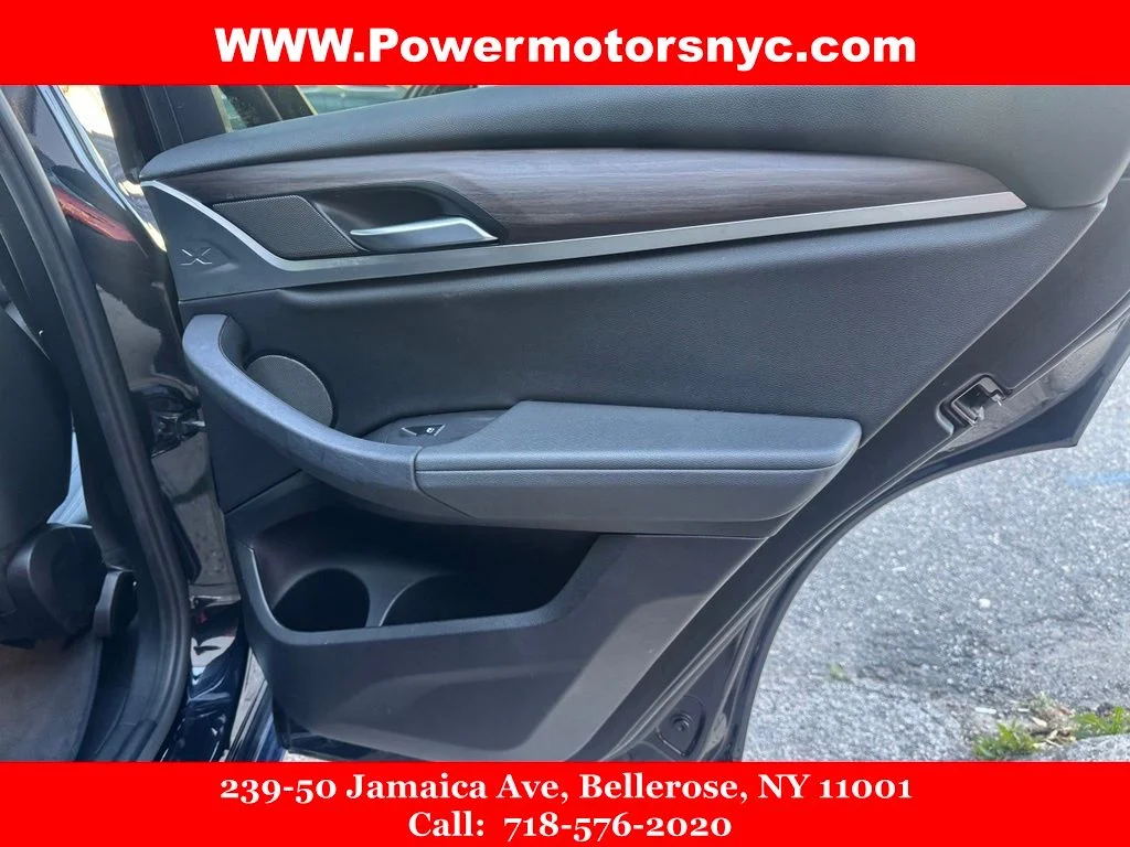 Used 2019 Black BMW xDrive30i image 26
