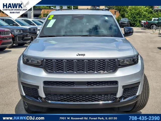 Used 2024 Silver Jeep Altitude X image 4