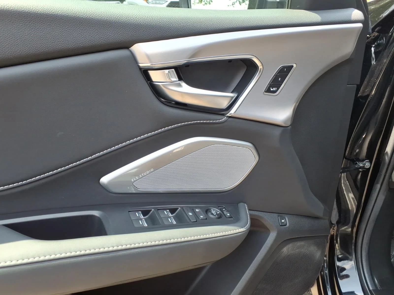 Used 2024 Majestic Black Pearl Acura SH-AWD TECH image 19