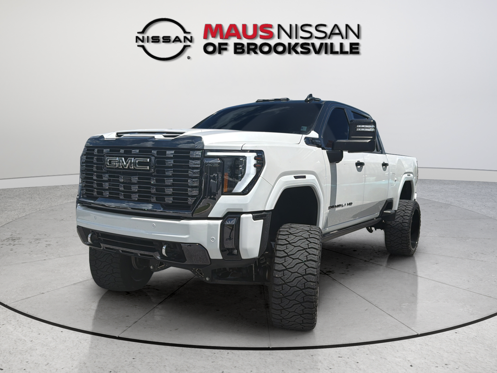 Used 2024 White GMC Denali Ultimate image 4