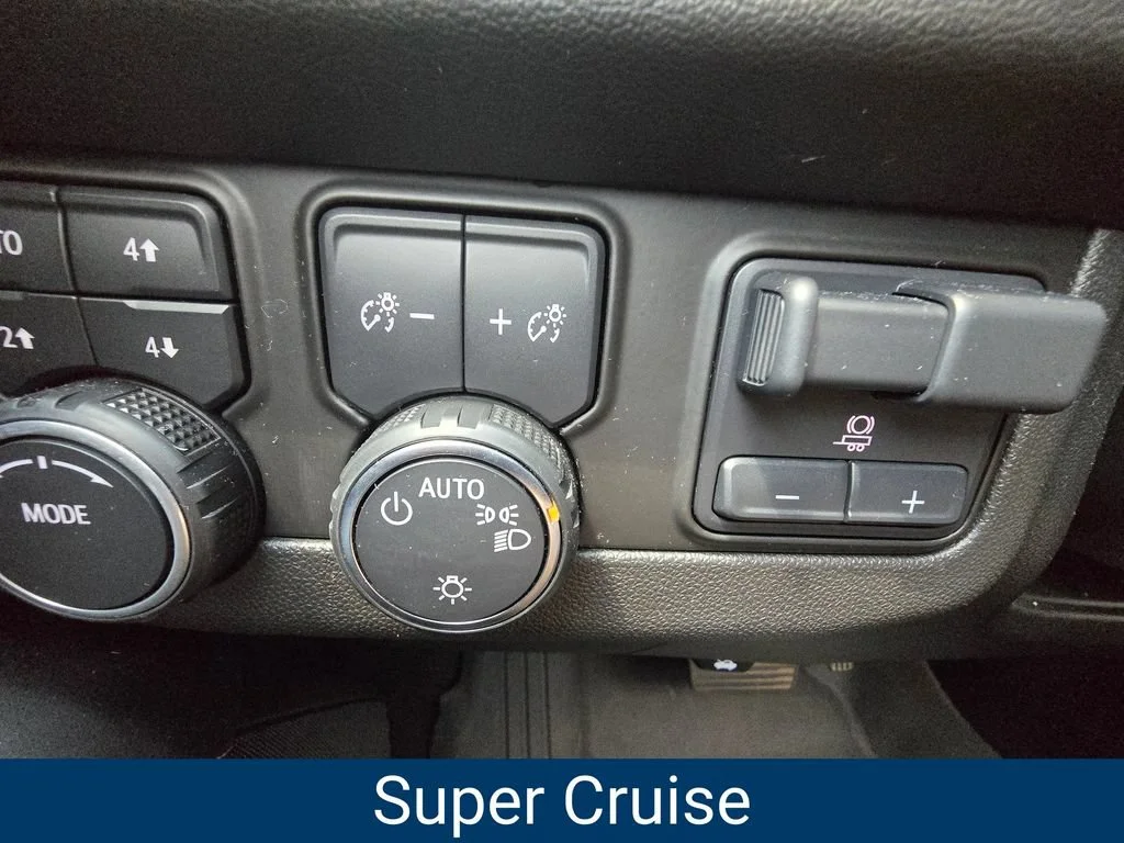 Certified Used 2023 Summit White Chevrolet Premier image 25