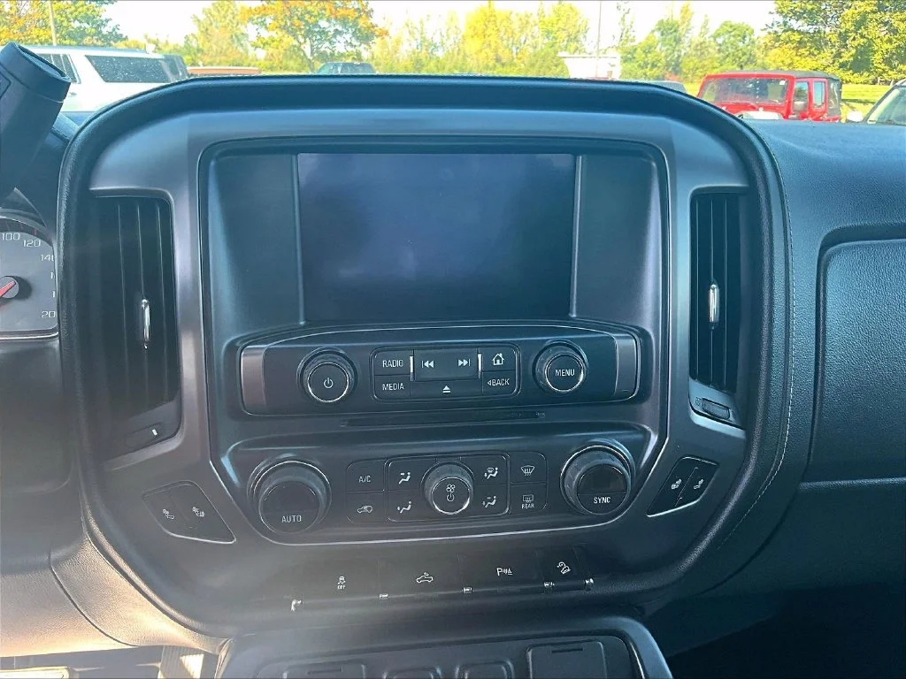 Used 2016 Black GMC SLE image 26