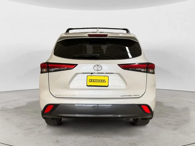 2022 Toyota Highlander Limited - Photo 4