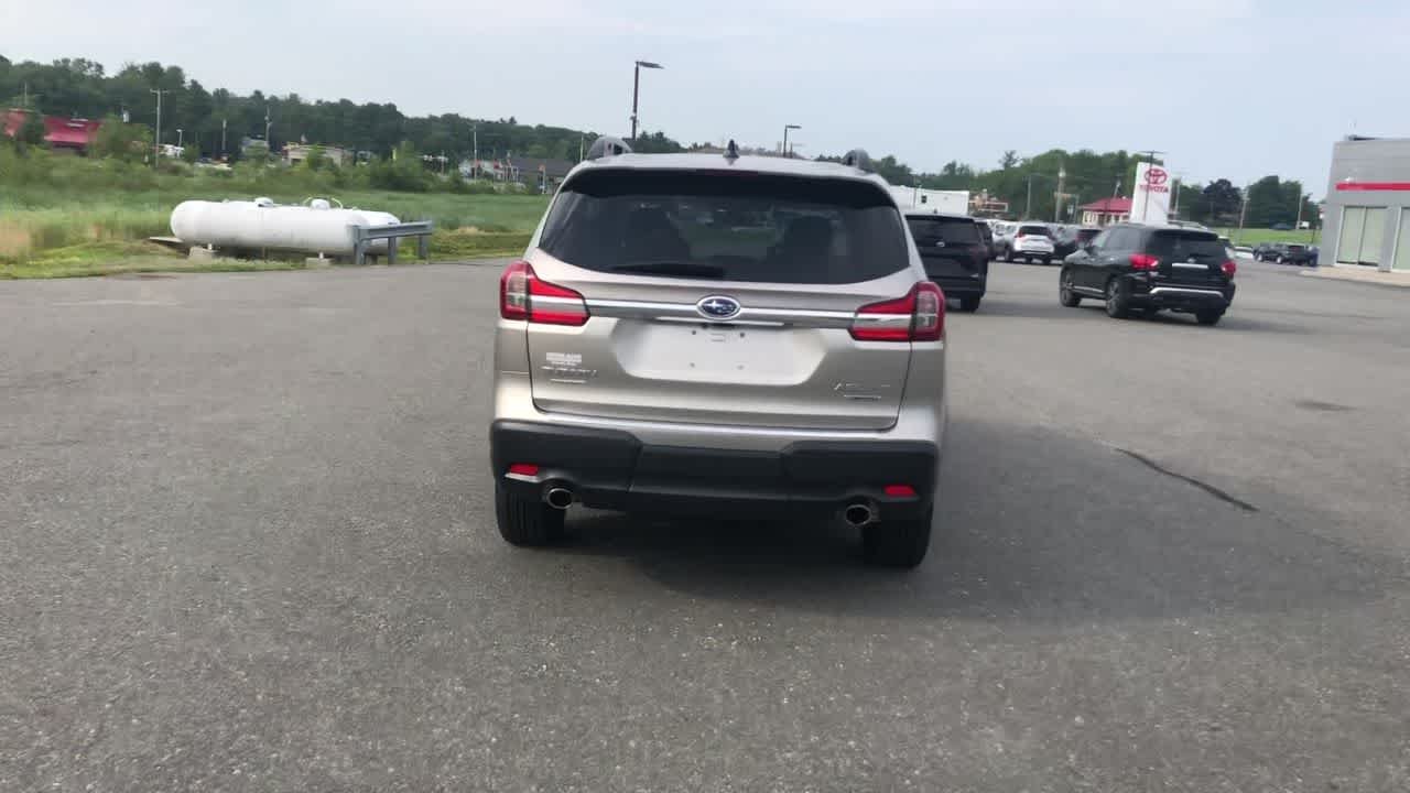Used 2020 Tungsten Metallic Subaru Limited image 8