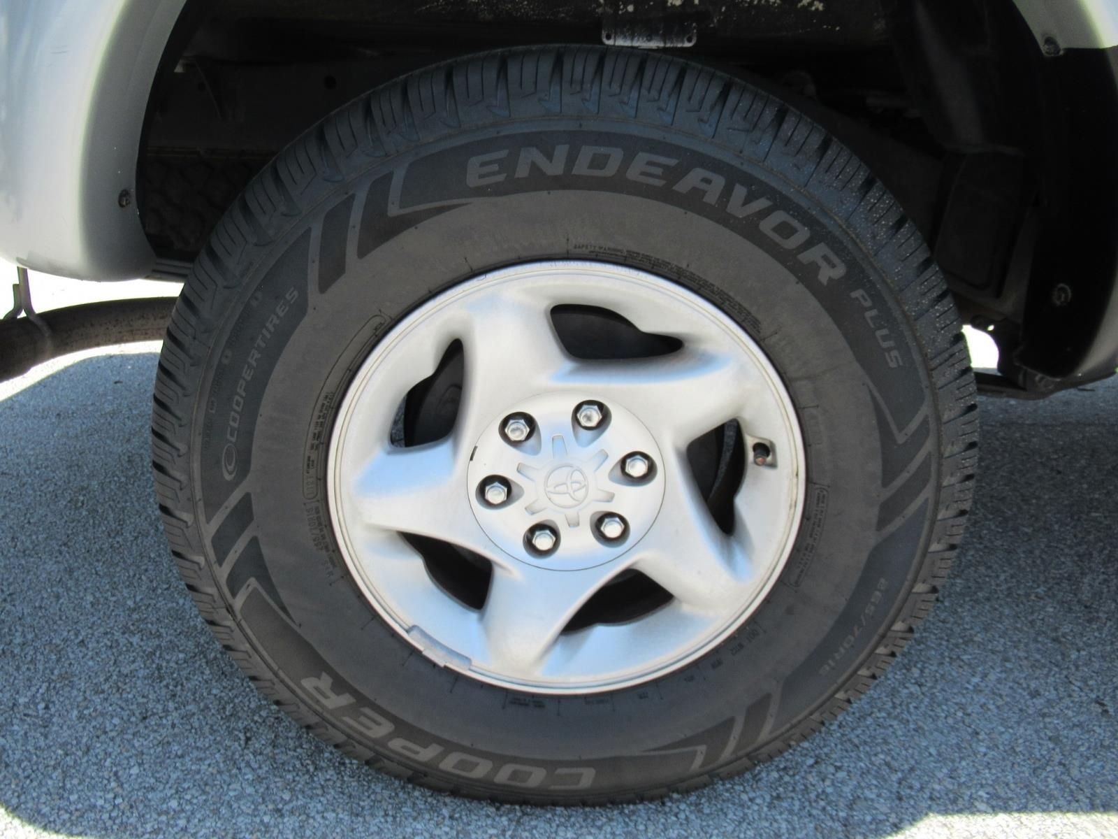 Used 2004 Silver Toyota PreRunner image 8