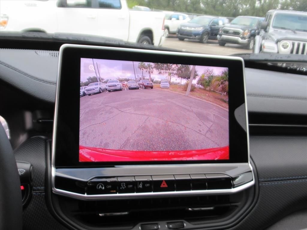 New 2026 Red Hot Pearlcoat Jeep Latitude Altitude image 23