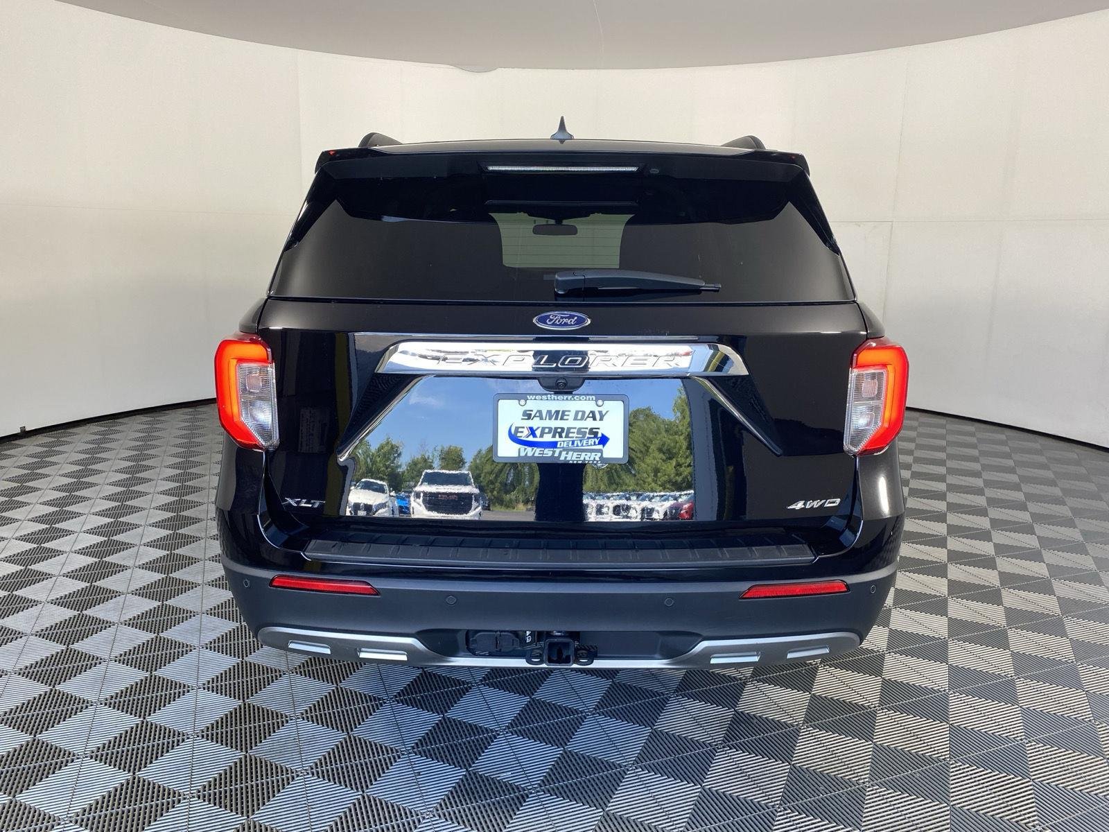 Used 2023 Agate Black Ford XLT image 6
