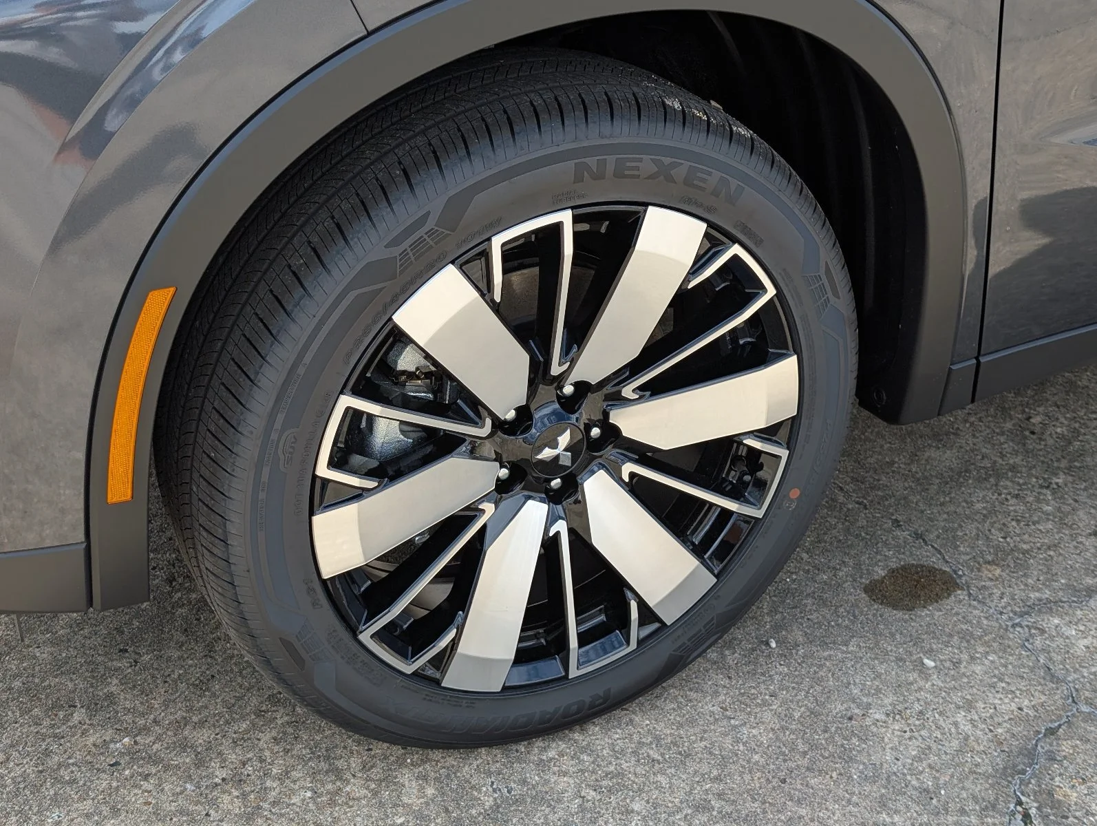 New 2026 Gray Mitsubishi SE 1.5T 2WD image 11