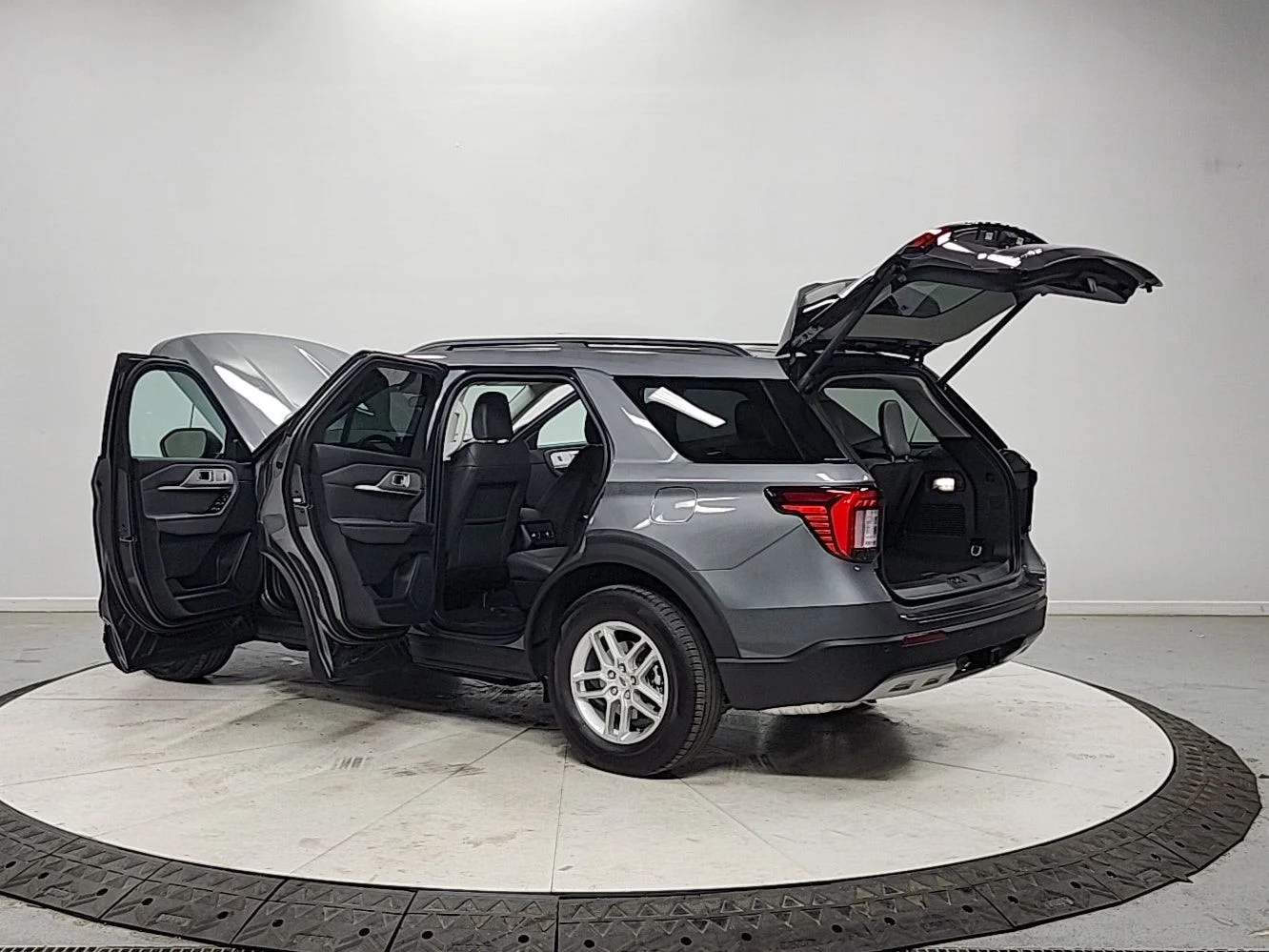 New 2026 Gray Ford Active image 13