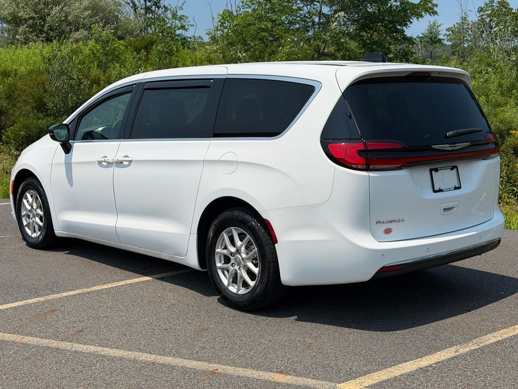 Certified Used 2024 Bright White Clearcoat Chrysler Touring L image 31