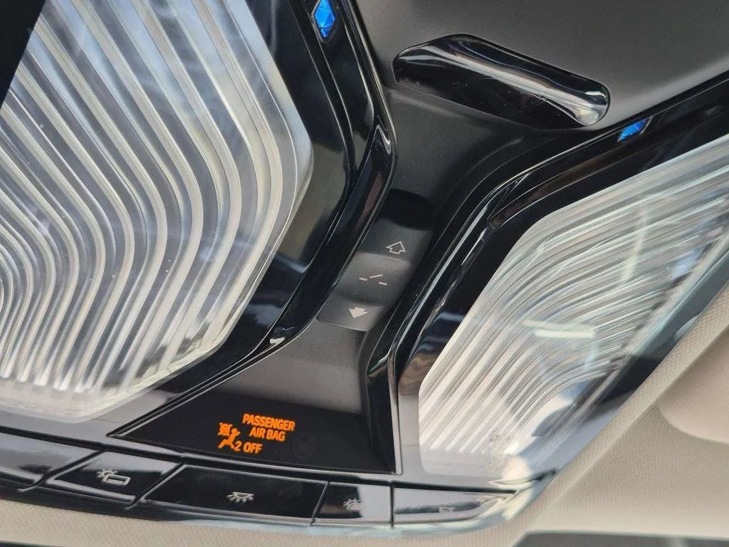 Used 2025 Black BMW xDrive40i image 27
