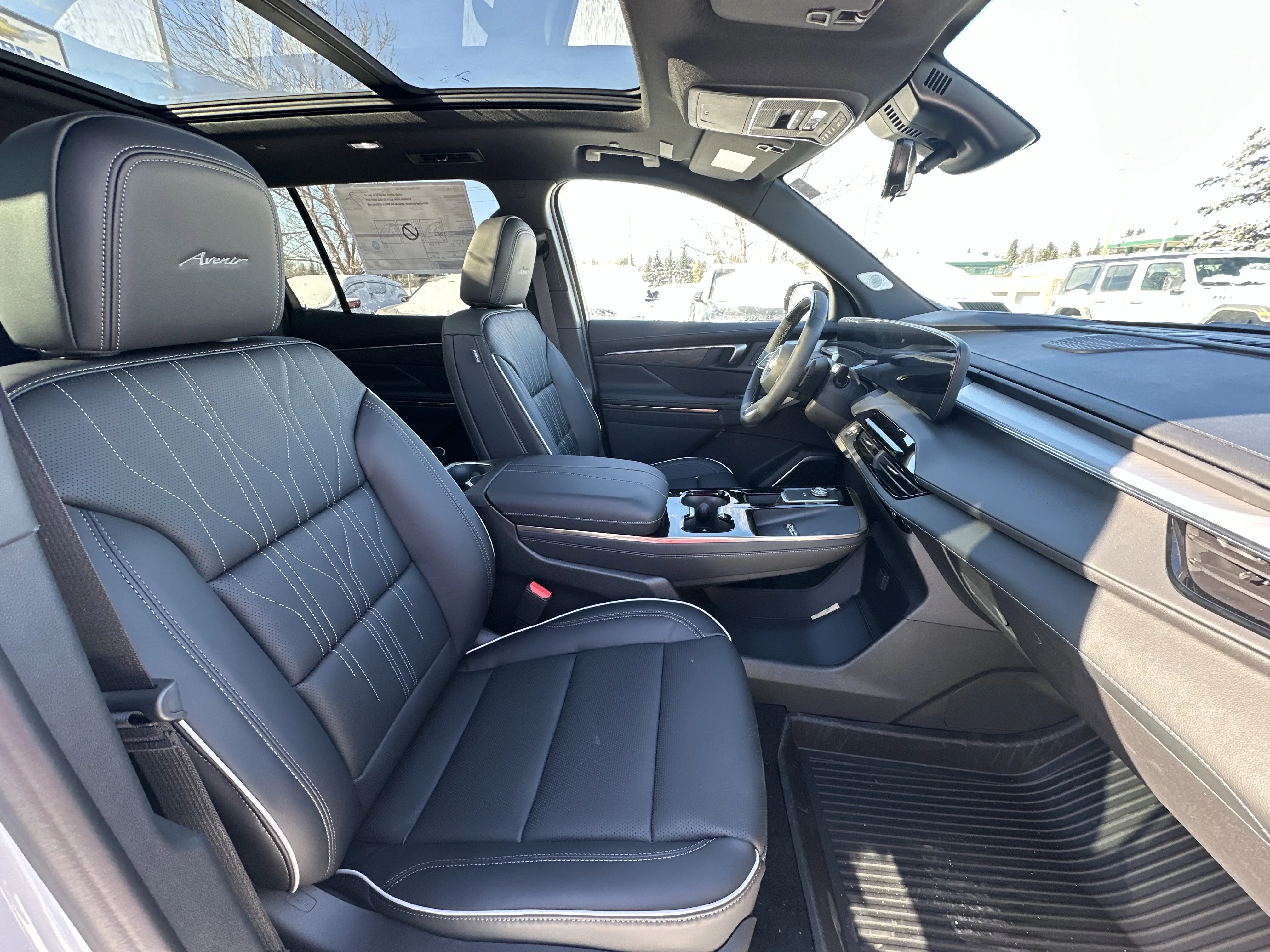 New 2026 Iridescent White Tricoat Buick Avenir image 19