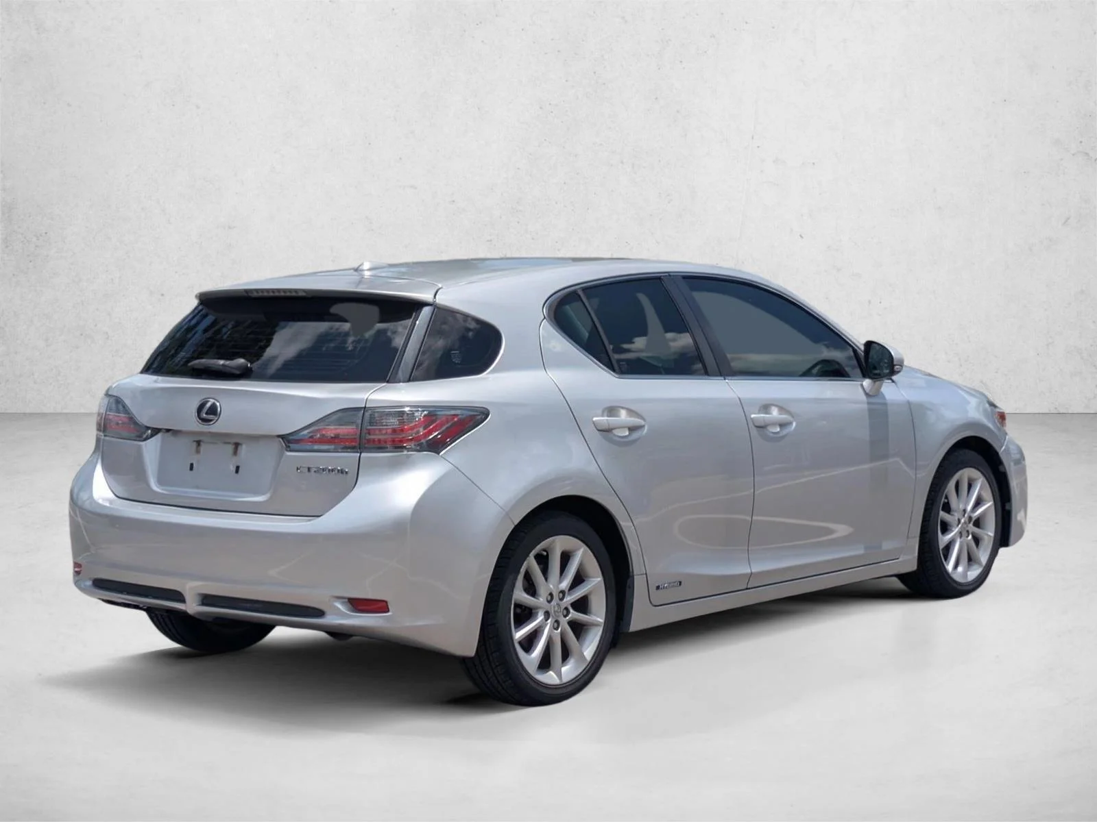 Used 2013 Silver Lining Metallic Lexus Hybrid image 5