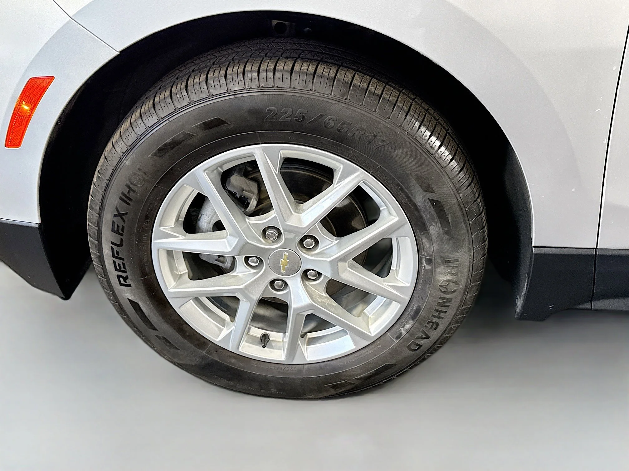 Used 2022 Silver Ice Metallic Chevrolet LT image 34