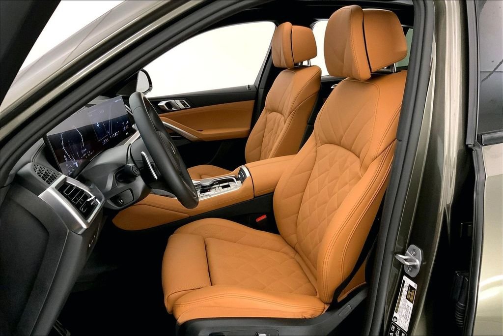 Used 2026 Manhattan Green Metallic BMW  image 13