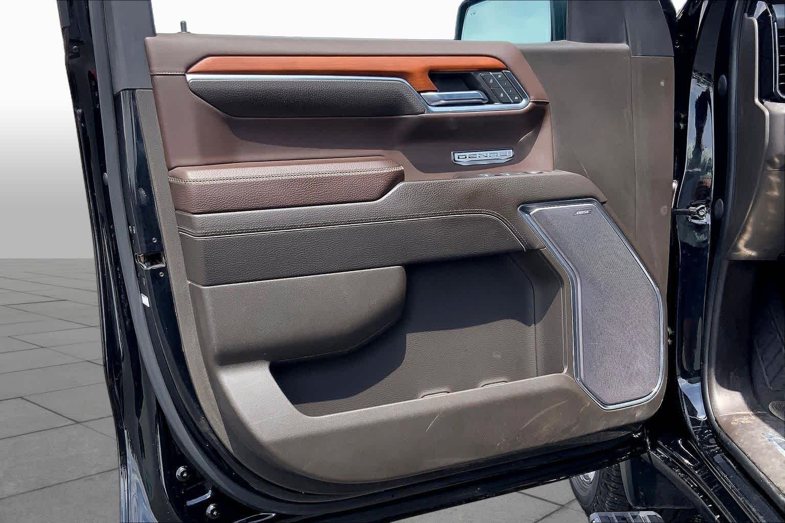 Used 2023 Onyx Black GMC Denali image 22