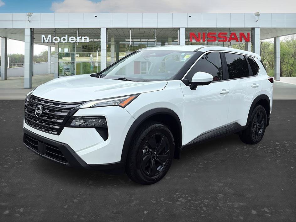 Certified Used 2026 Everest White Pearl Tricoat Nissan SV image 1