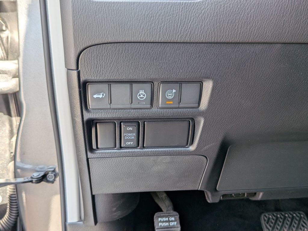 Used 2024 Gray Nissan Platinum image 20