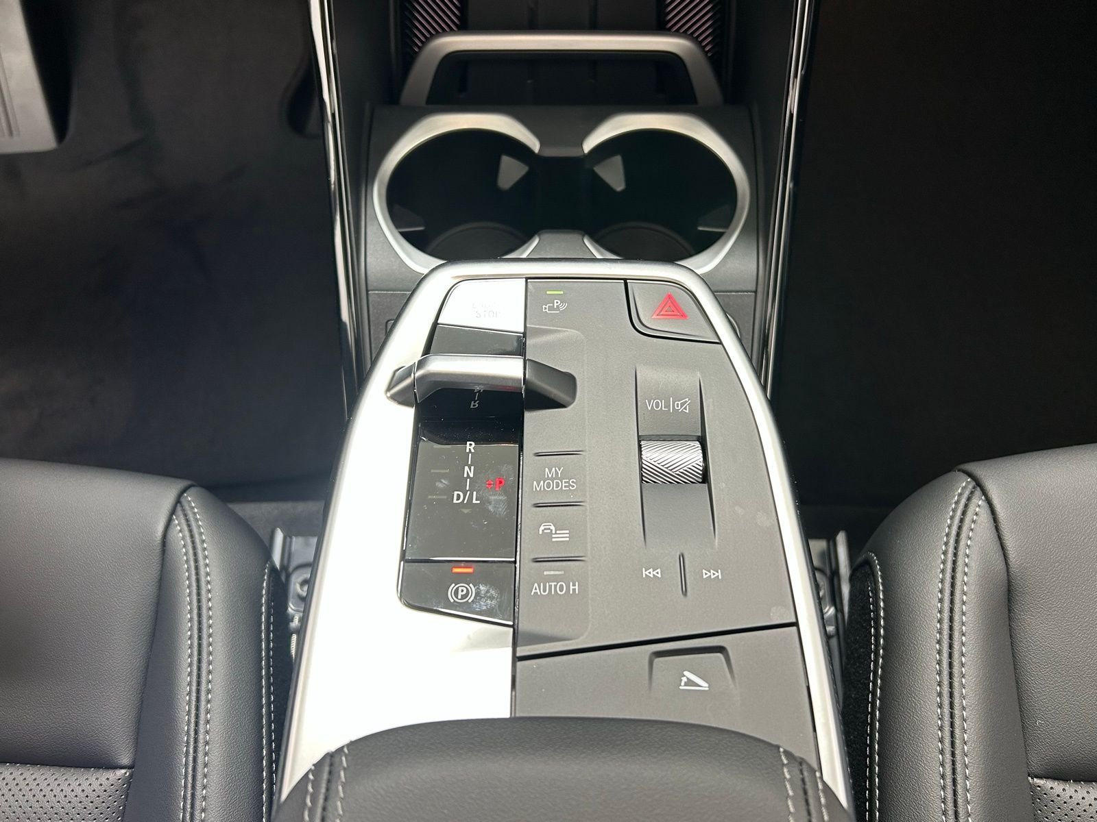 New 2026 Space Silver Metallic BMW xDrive28i image 36