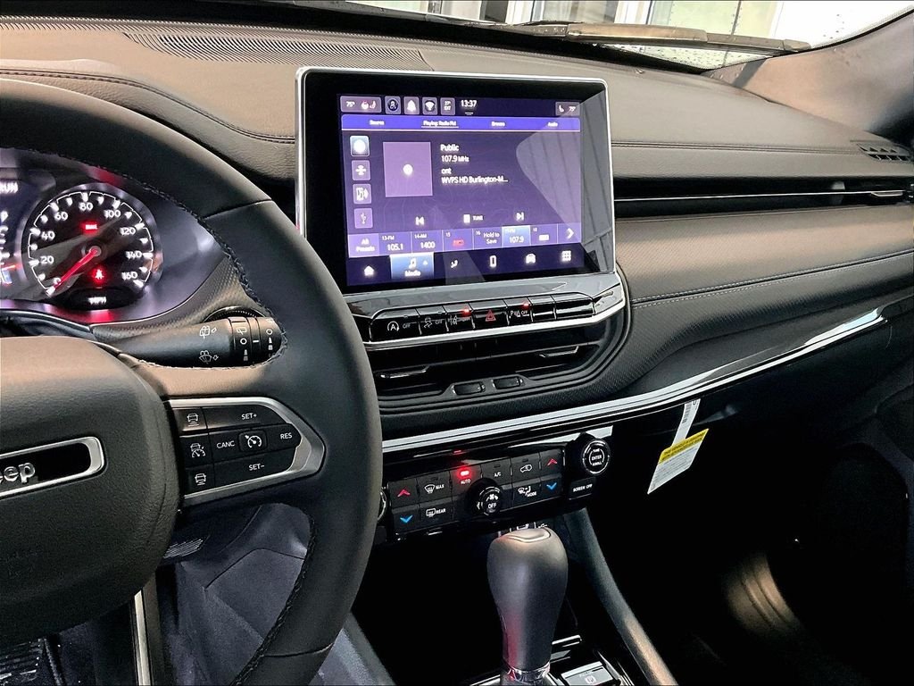 2026 Jeep Compass — photo 13