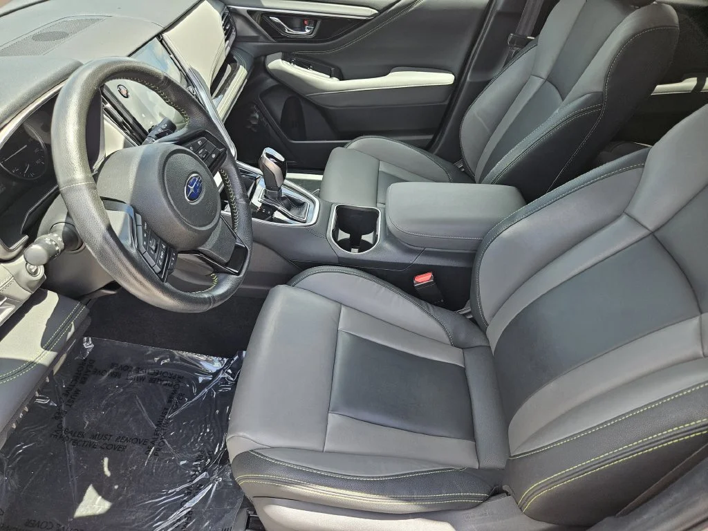 Used 2025 White Subaru Onyx Edition image 14