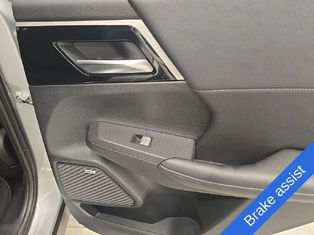 Used 2025 Alloy Silver Metallic Mitsubishi SE image 14