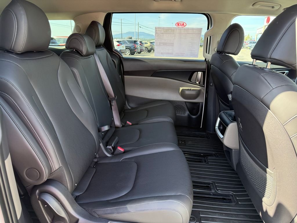 New 2026 Snow White Pearl Kia LXS image 13