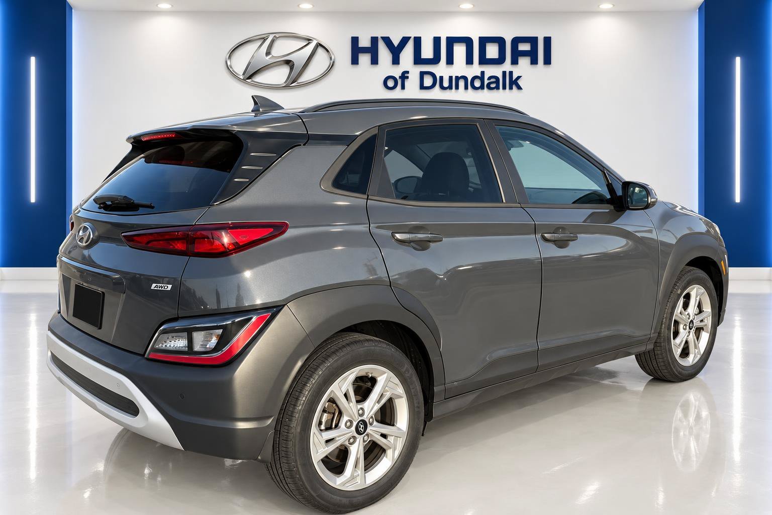 Used 2023 Gray Hyundai SEL image 3
