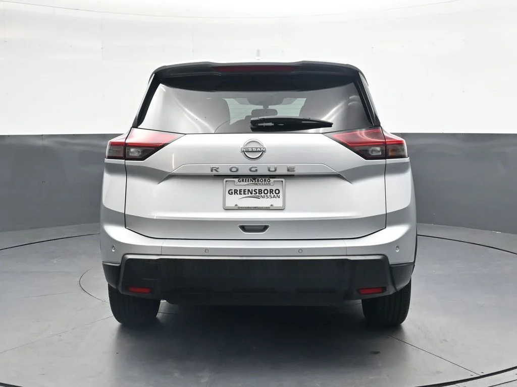 Used 2025 Silver Nissan SV image 7