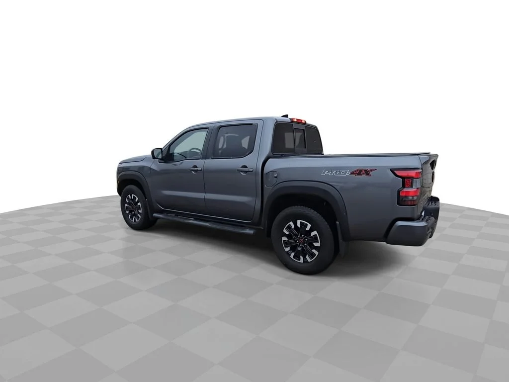 Used 2022  Nissan PRO-4X image 6