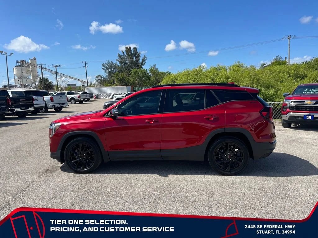 Used 2023 Volcanic Red Tintcoat GMC SLT image 4