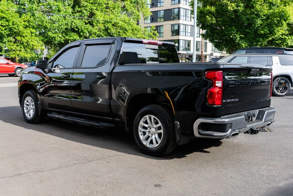 Used 2020 Black Chevrolet LT image 4