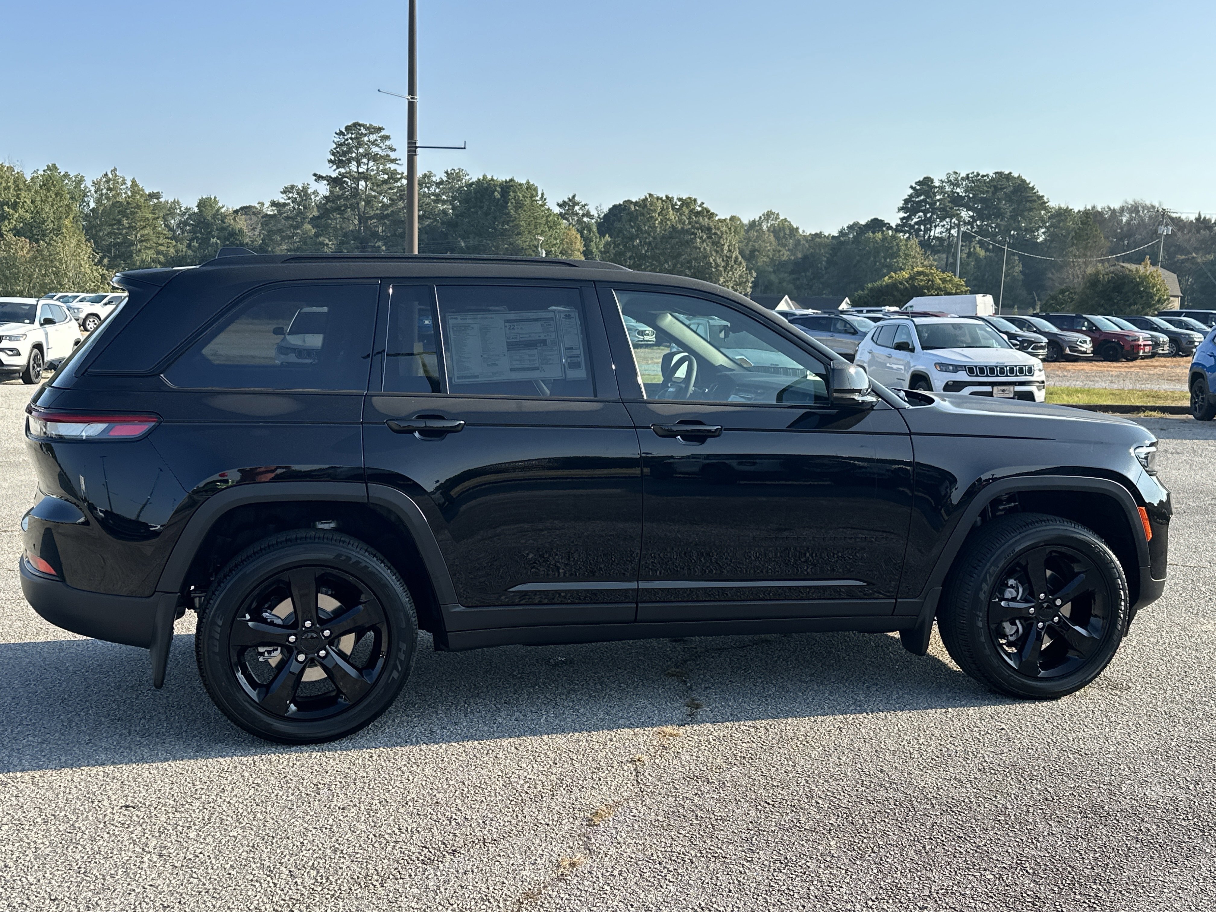2025 Jeep Grand Cherokee Altitude - Photo 9